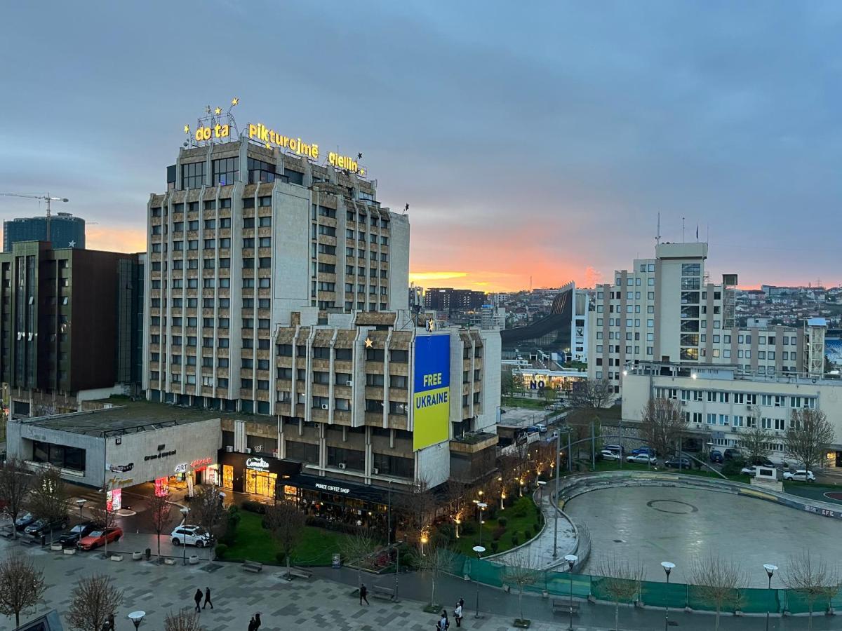 Yellowhouse Prishtinë Ngoại thất bức ảnh