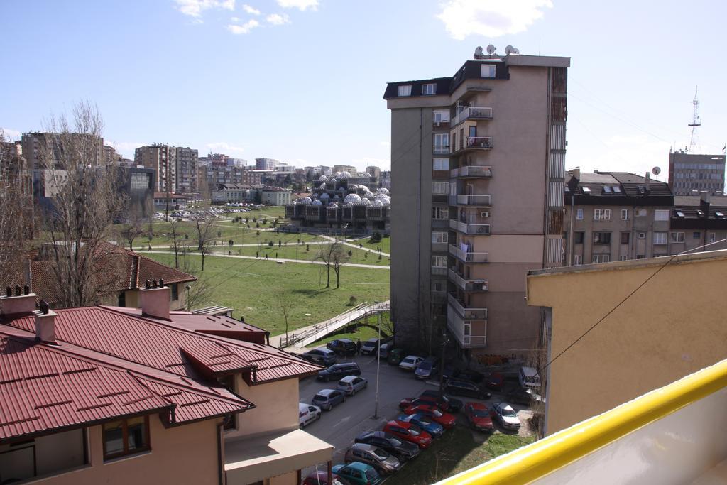 Yellowhouse Prishtinë Ngoại thất bức ảnh
